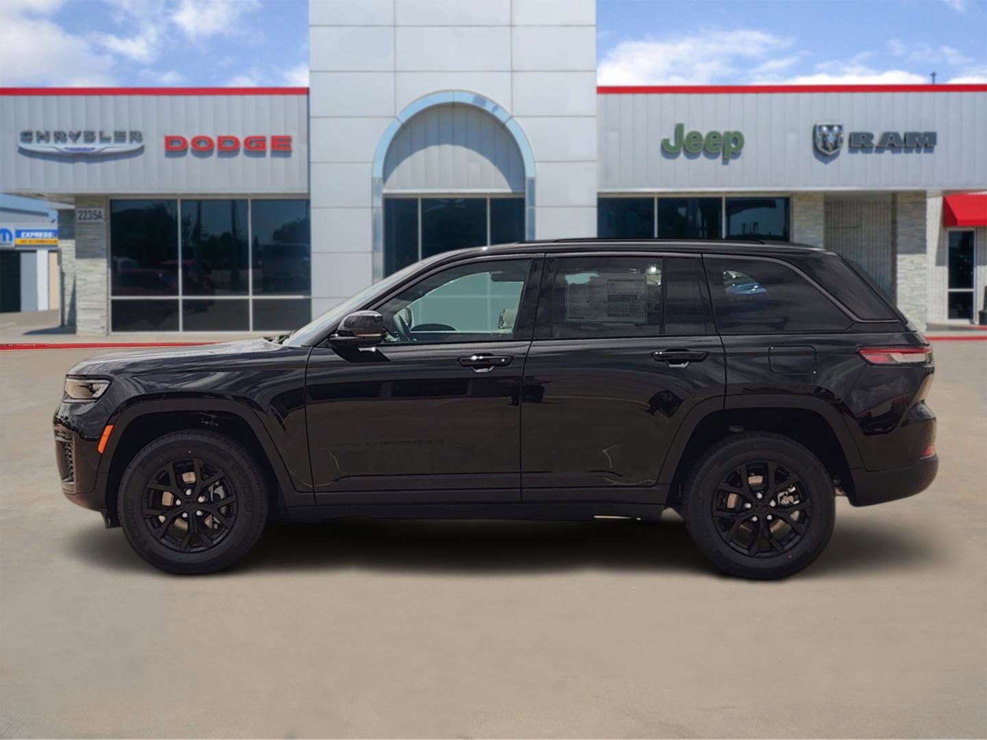 New 2026 Jeep Grand Cherokee Altitude AWD/4WD image 3