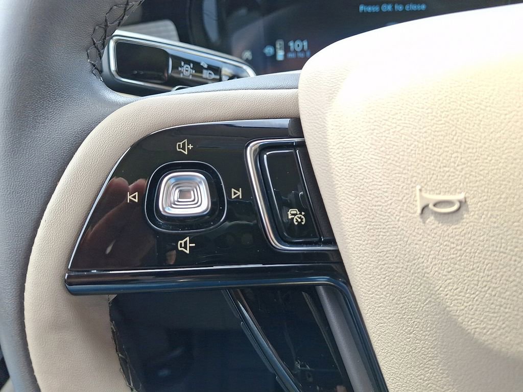 Certified 2024 Lincoln Corsair AWD w/ Equipment Group 101A image 21