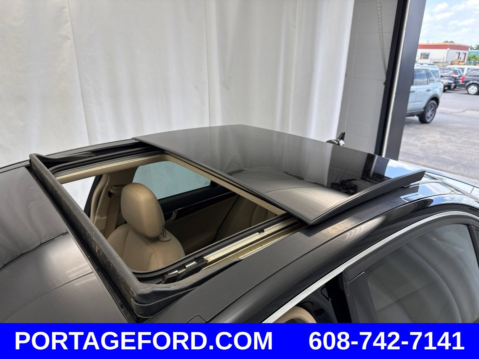 Used 2011 Mercedes-Benz C 300 4MATIC Sedan image 24