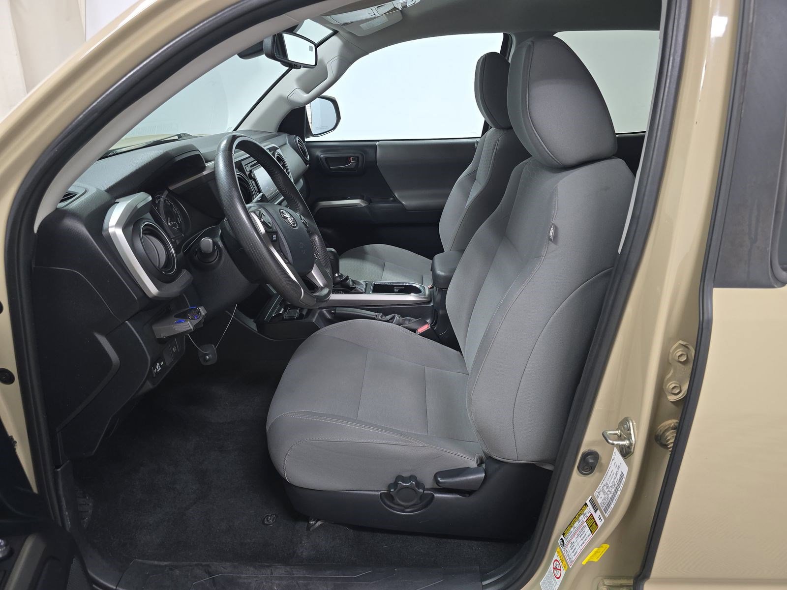Certified 2019 Toyota Tacoma SR5 AWD/4WD image 7