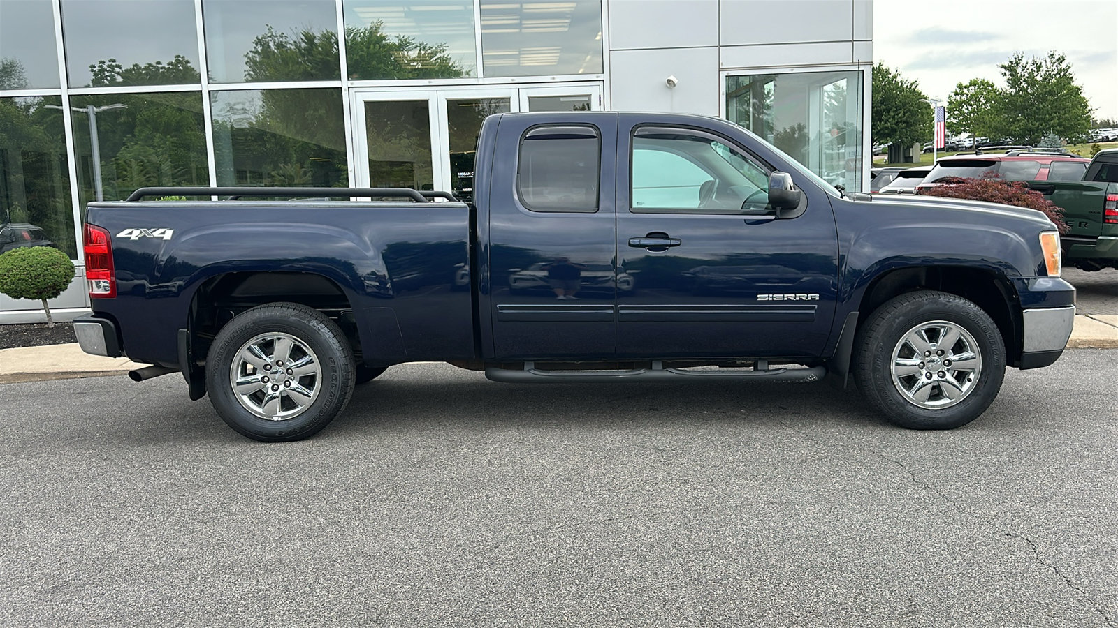 Used 2012 GMC Sierra 1500 SLT w/ SLT Convenience Package AWD/4WD image 30