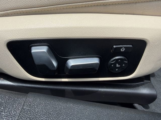 Used 2020 BMW 330i Sedan w/ Convenience Package image 29