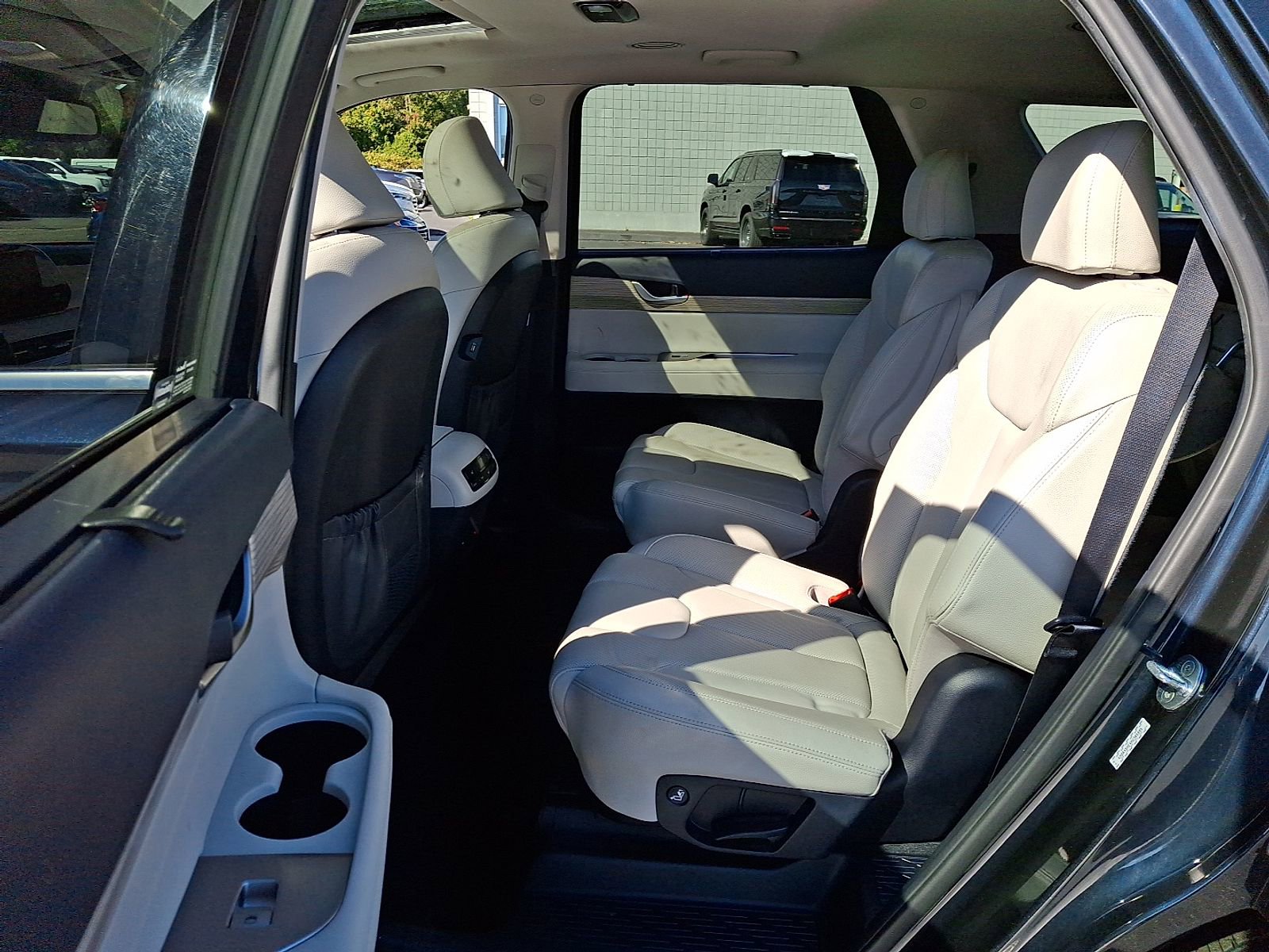 Used 2021 Hyundai Palisade SEL w/ Premium Package image 11