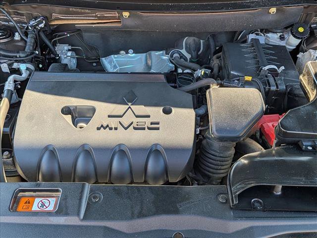 Used 2017 Mitsubishi Outlander SEL image 25