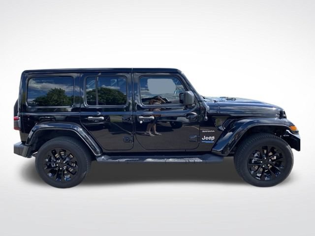 Used 2022 Jeep Wrangler Unlimited Sahara AWD/4WD image 9