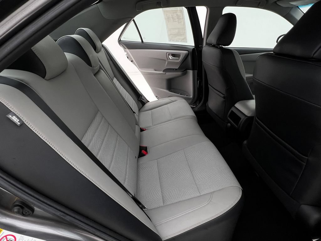 Used 2016 Toyota Camry SE FWD image 14