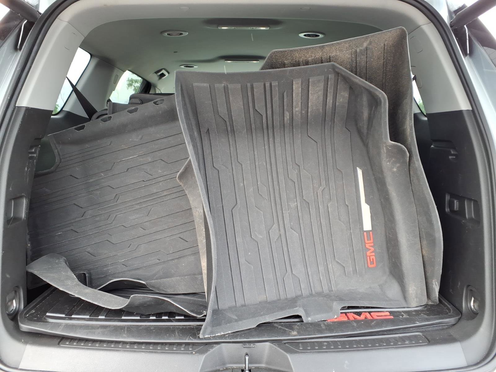 Used 2023 GMC Acadia SLT w/ LPO, Floor Liner Package FWD image 30