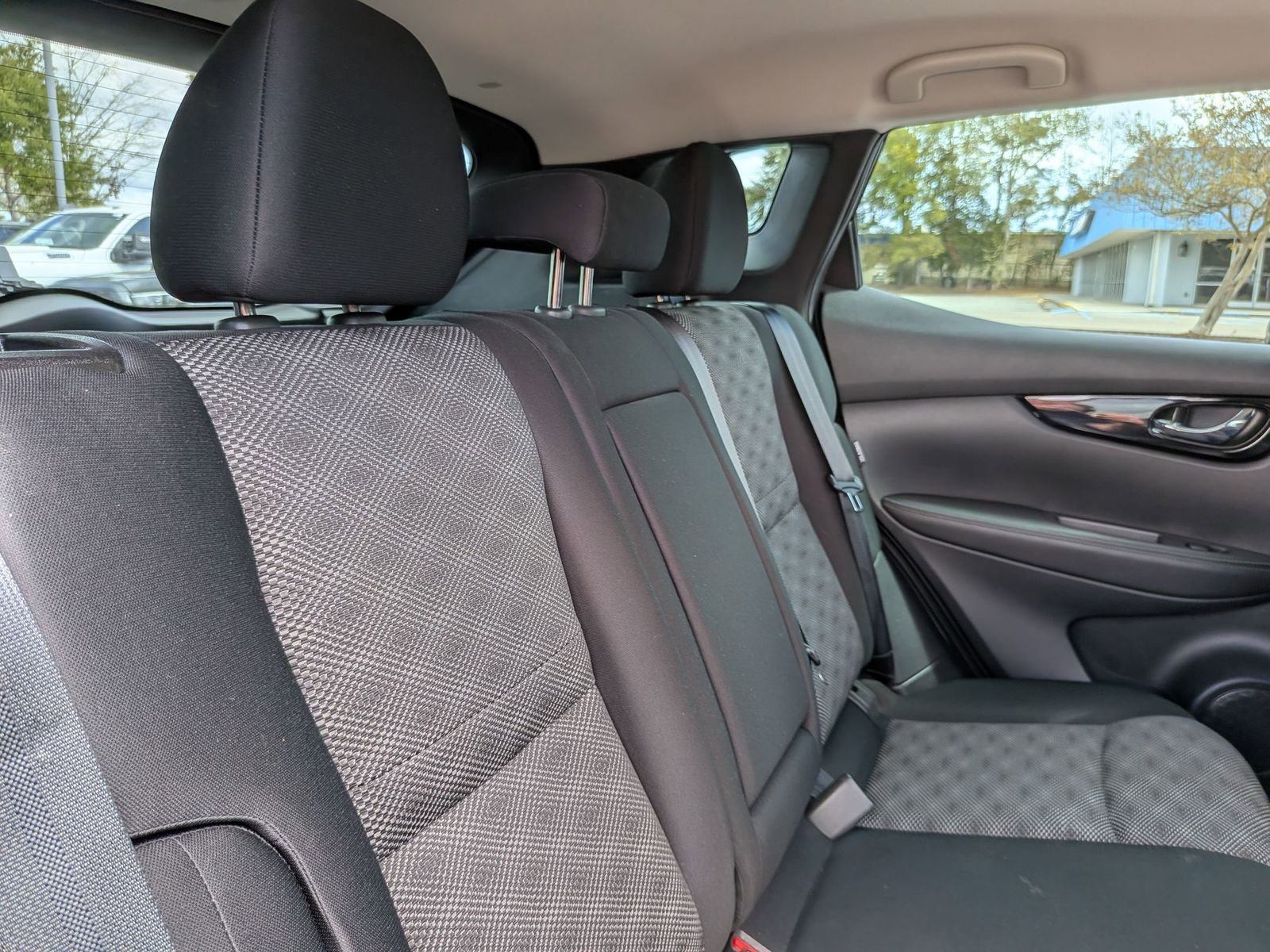 Used 2022 Nissan Rogue Sport SV image 32