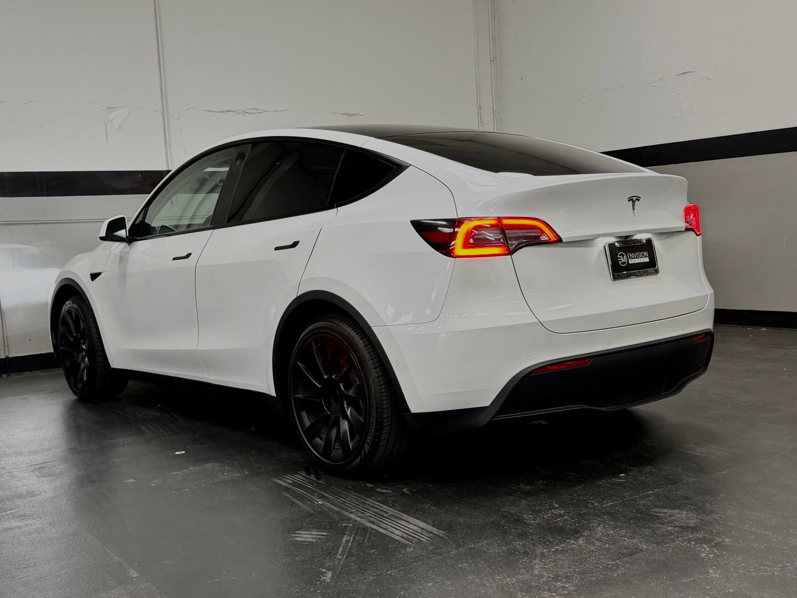 Used 2021 Tesla Model Y 2WD image 10