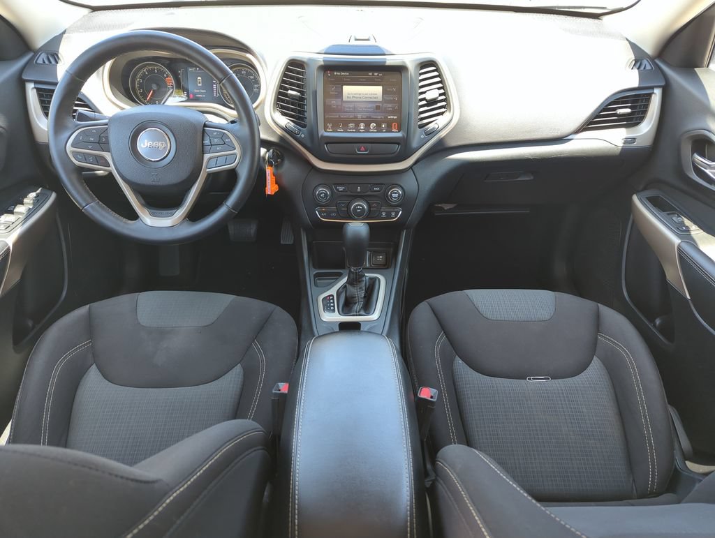 Used 2017 Jeep Cherokee Latitude FWD image 15