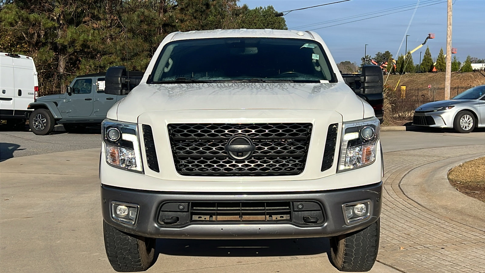 Used 2019 Nissan Titan PRO-4X w/ Pro-4x Convenience Package image 3