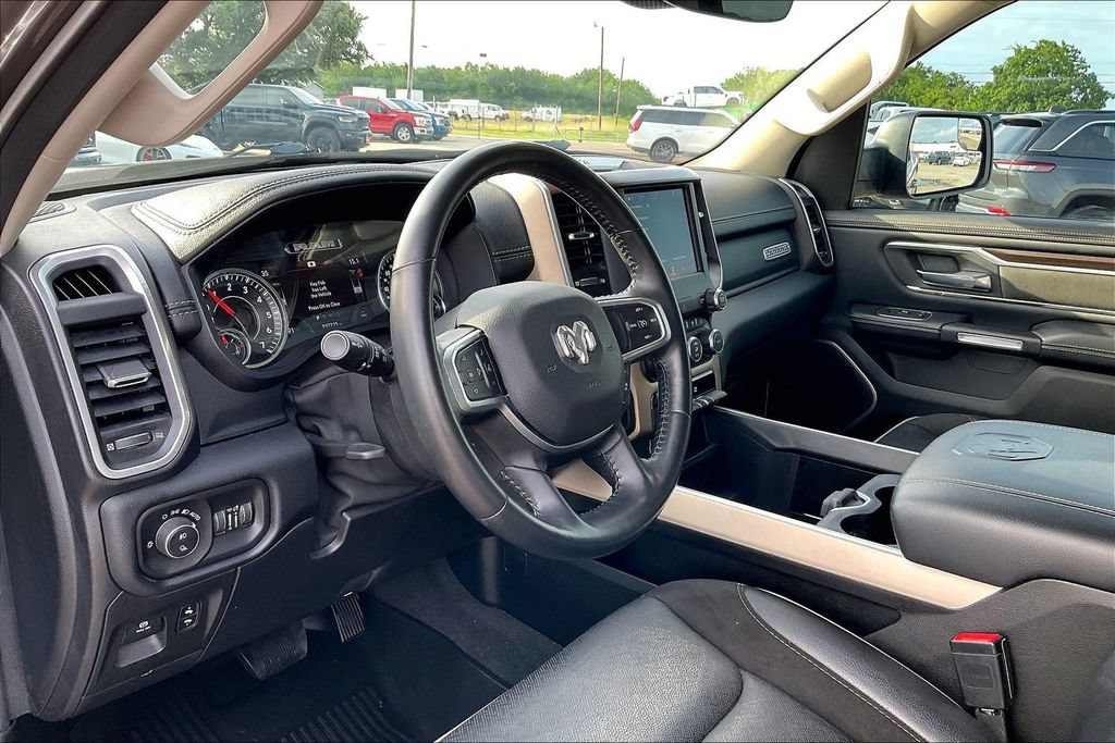 Used 2022 RAM 1500 Laramie AWD/4WD image 13