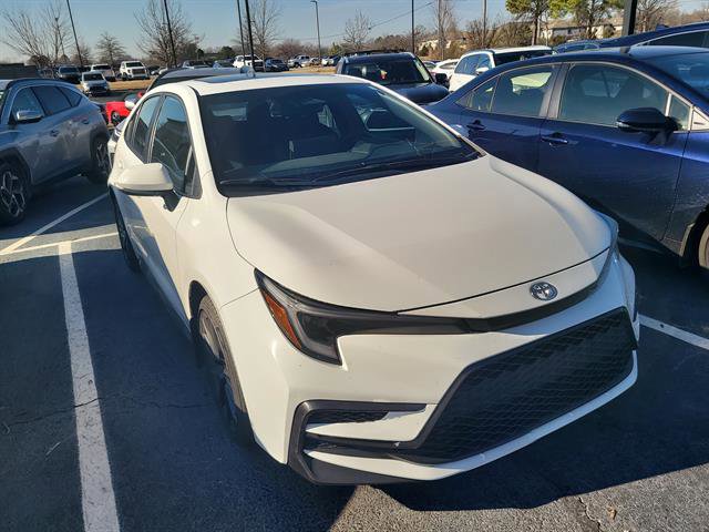 Used 2025 Toyota Corolla SE w/ SE Premium Package image 35