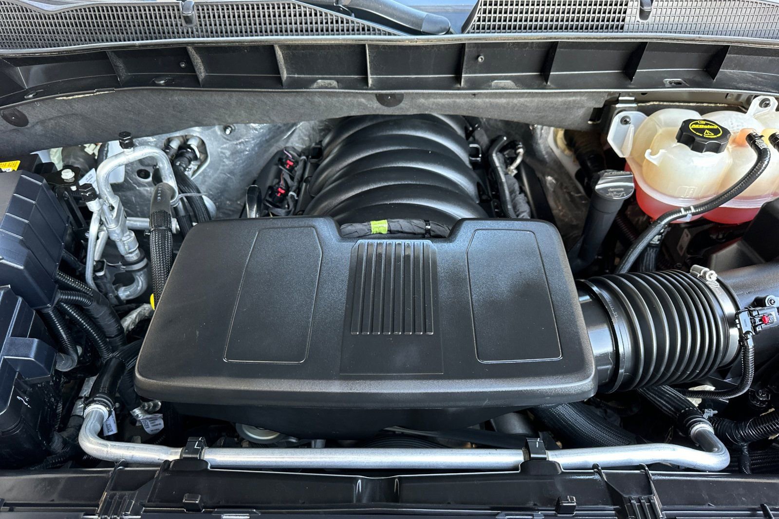 Certified 2025 GMC Sierra 1500 SLT image 23