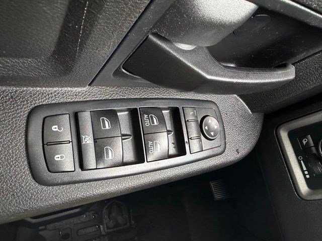 Used 2018 RAM 2500 Tradesman w/ Chrome Appearance Group image 25