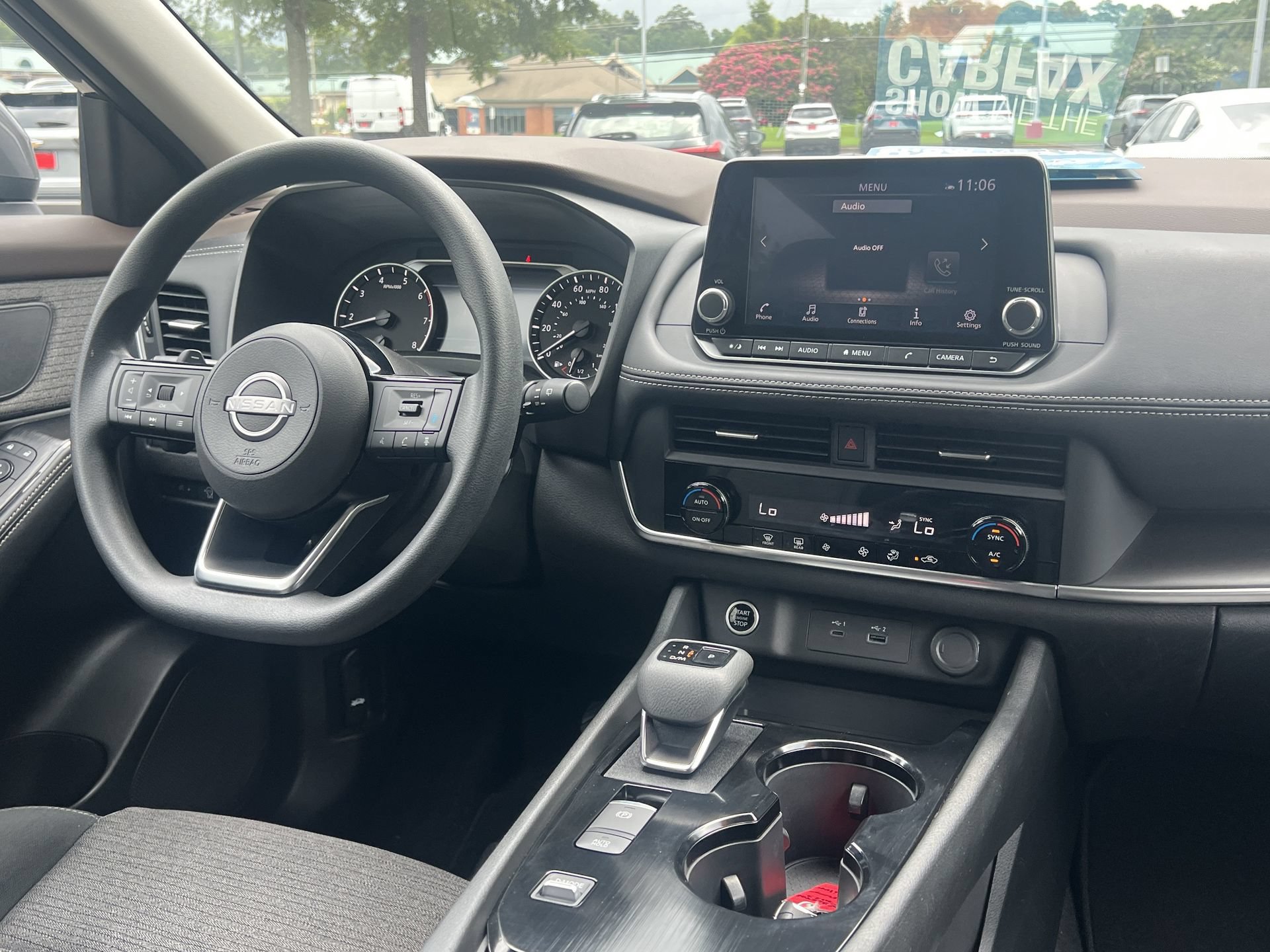 Certified 2023 Nissan Rogue SV FWD image 4