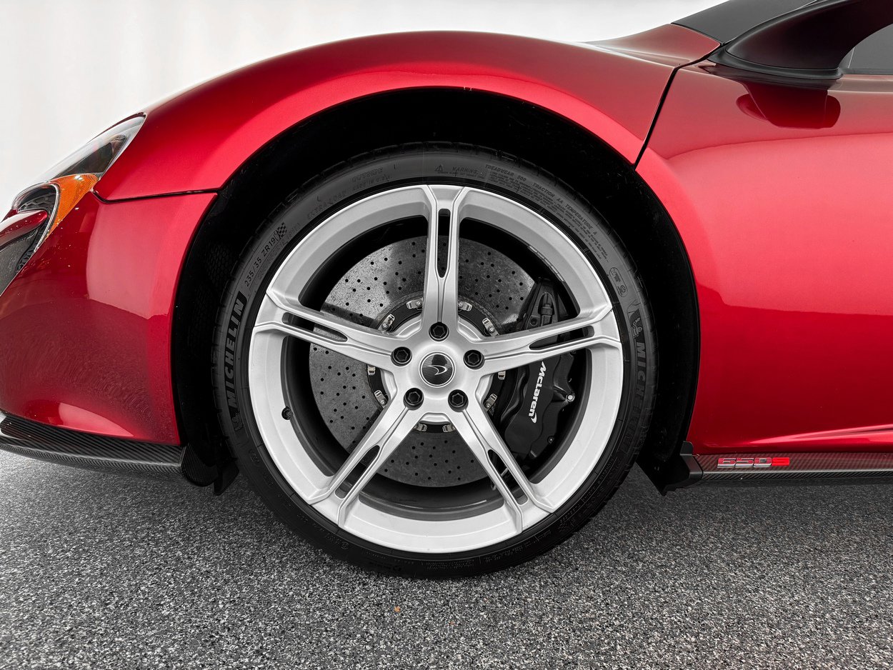 Used 2015 McLaren 650S Spider image 34