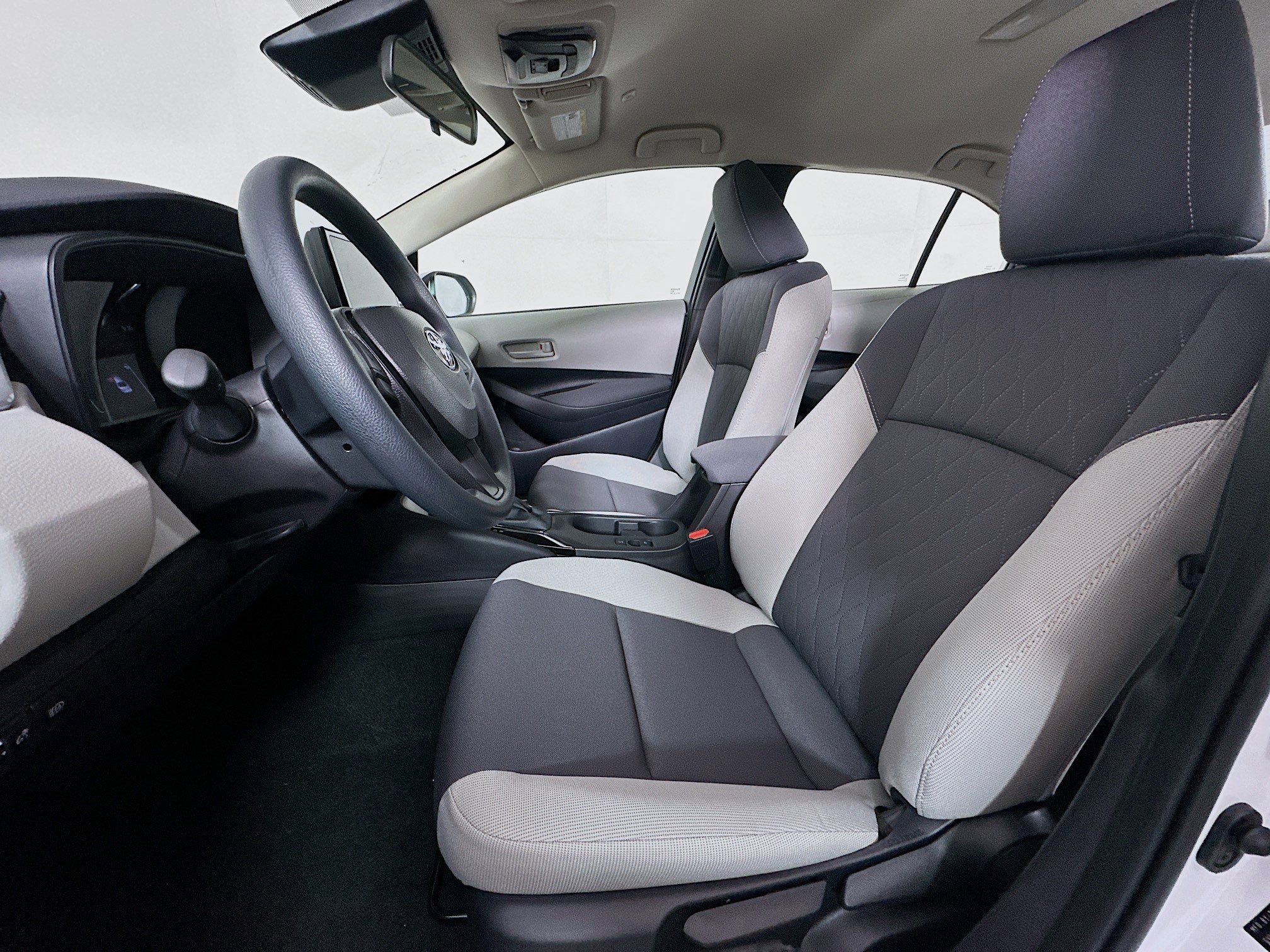 Used 2026 Toyota Corolla LE FWD image 13