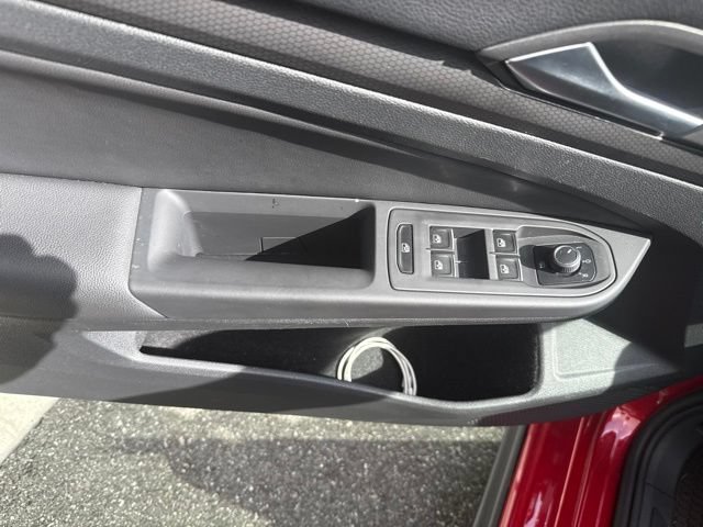 Used 2022 Volkswagen GTI SE FWD image 18