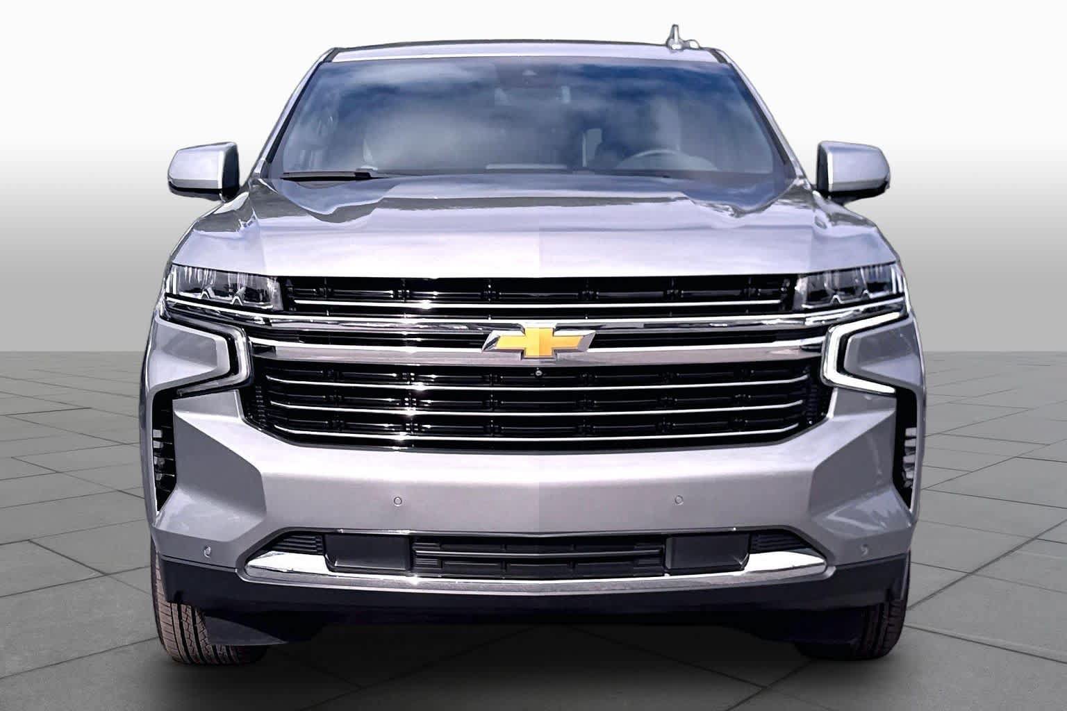 Used 2024 Chevrolet Tahoe LT w/ Luxury Package RWD image 3