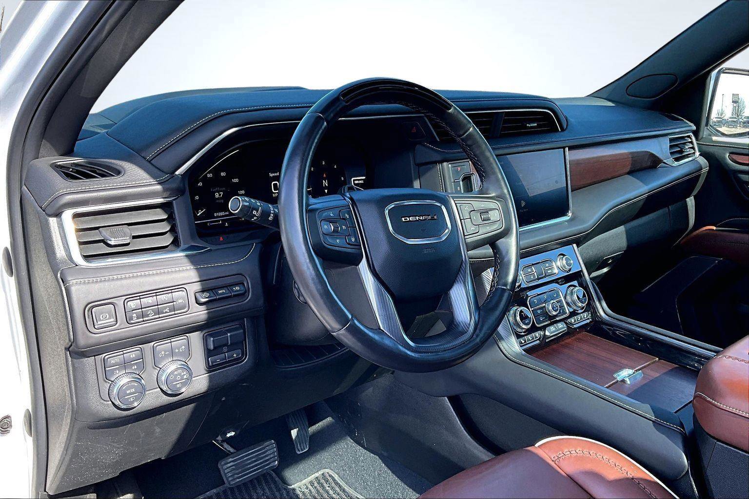 Used 2023 GMC Yukon XL Denali Ultimate image 15