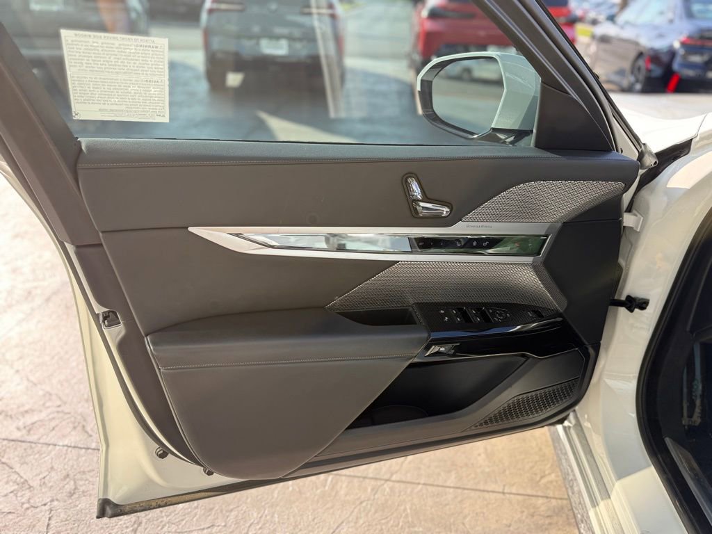 Certified 2023 BMW 740i w/ Executive Package image 9