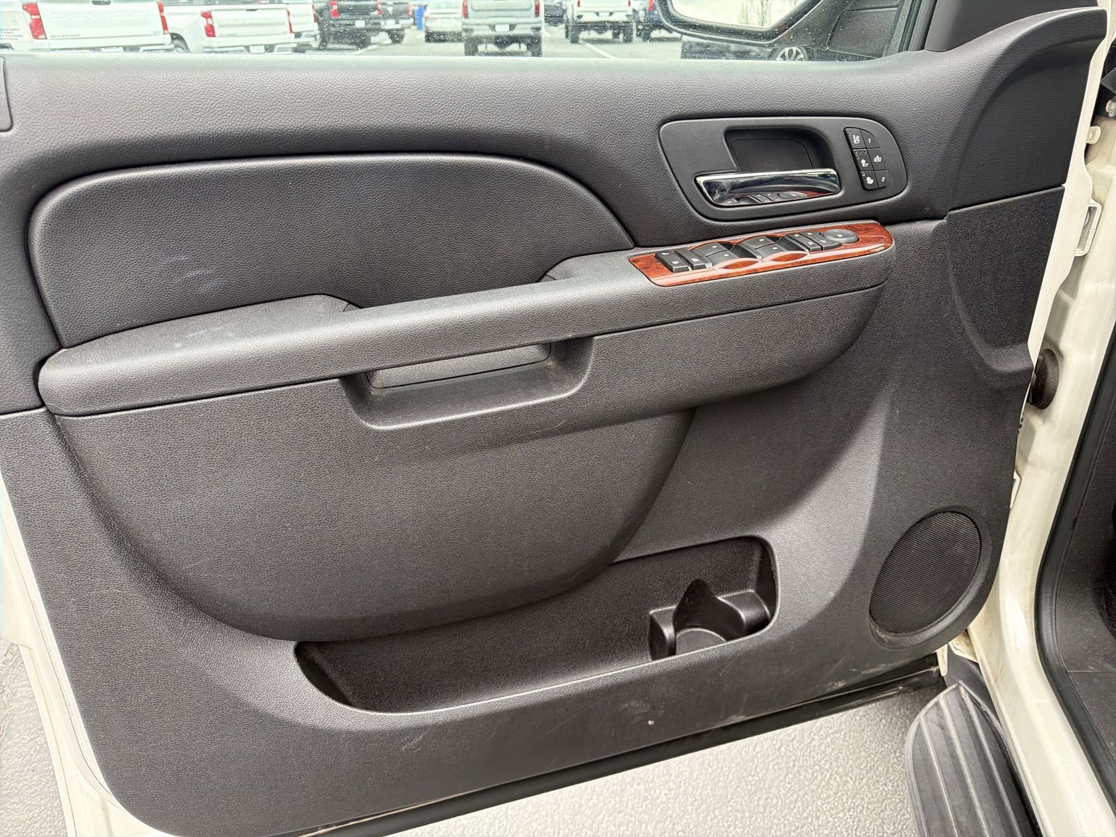 Used 2011 Chevrolet Avalanche LTZ image 10