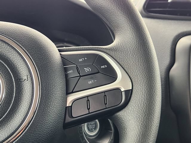 Used 2023 Jeep Renegade Latitude AWD/4WD image 29
