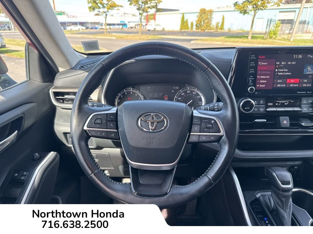 Used 2022 Toyota Highlander XLE image 21