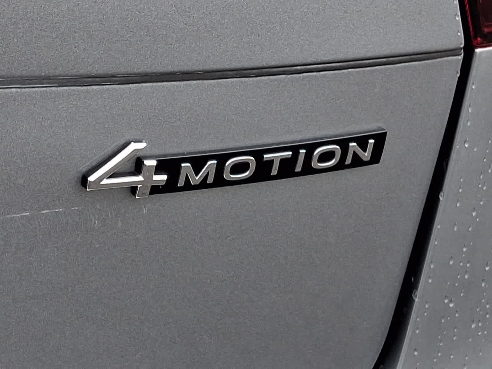 Used 2023 Volkswagen Tiguan SE w/ Panoramic Sunroof Package AWD/4WD image 28