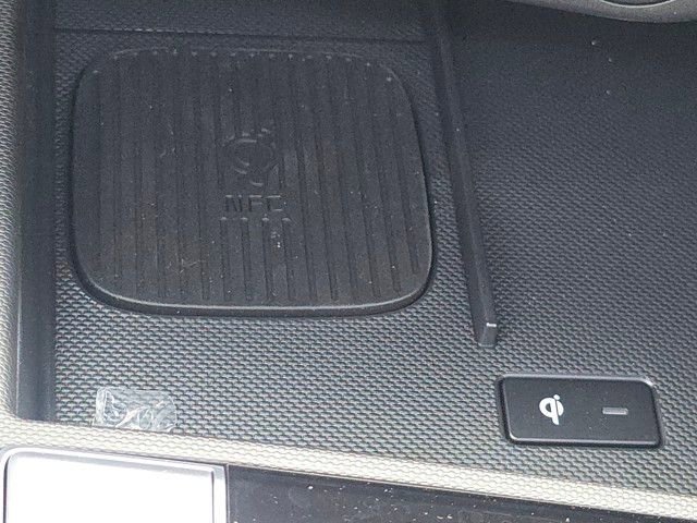 Certified 2025 Hyundai Elantra Limited image 13