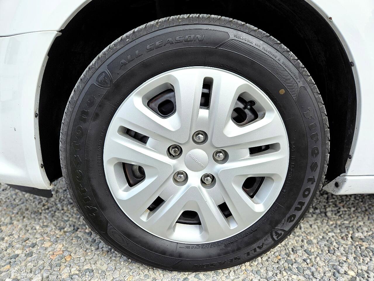 Used 2019 Dodge Grand Caravan SE w/ UConnect Hands-Free Group image 47