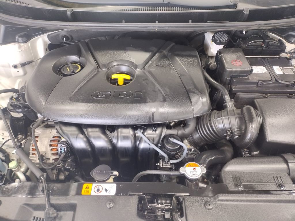 Used 2014 Hyundai Elantra GT w/ Option Group 03 FWD image 8