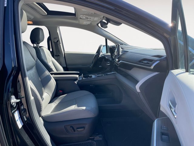 Used 2022 Toyota Sienna Limited image 15