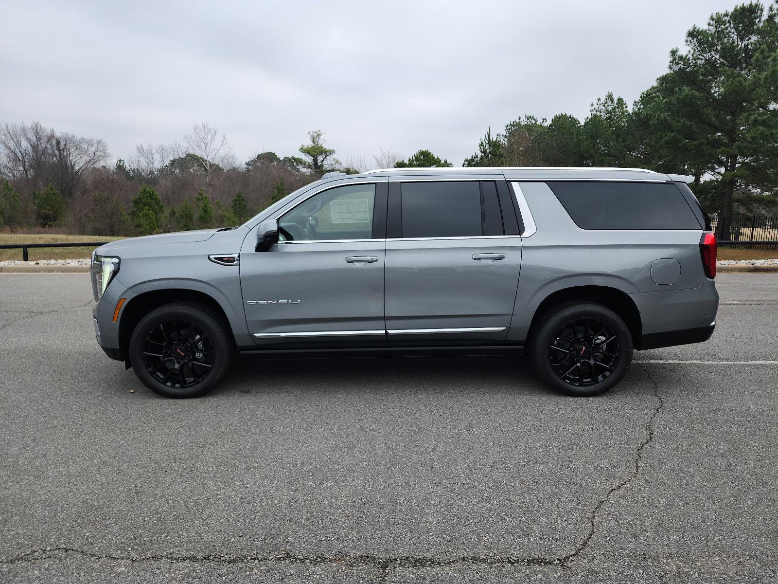 New 2026 GMC Yukon XL Denali w/ Sun & Power Step Package AWD/4WD image 2