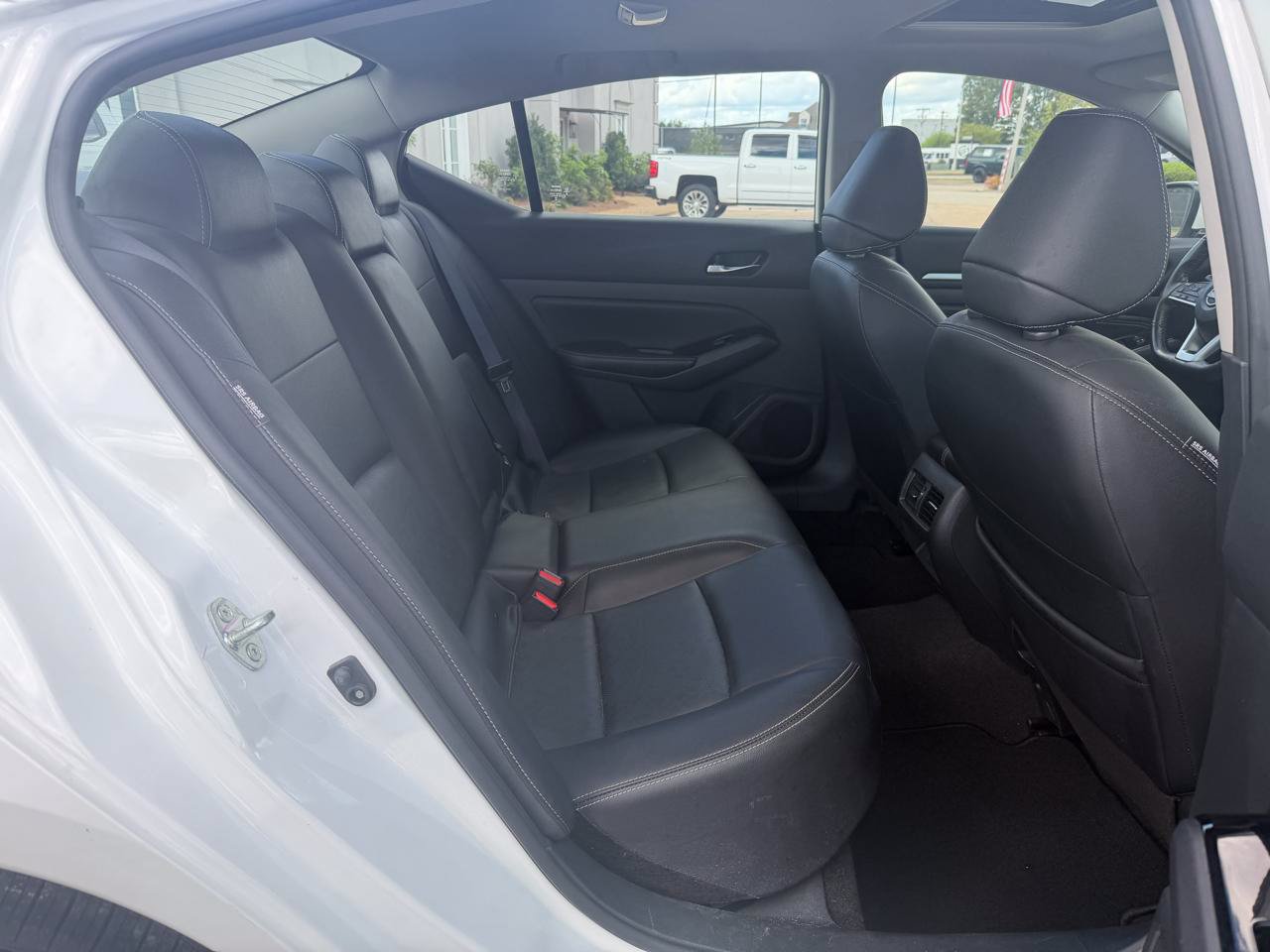 Used 2023 Nissan Altima 2.5 SL AWD/4WD image 14
