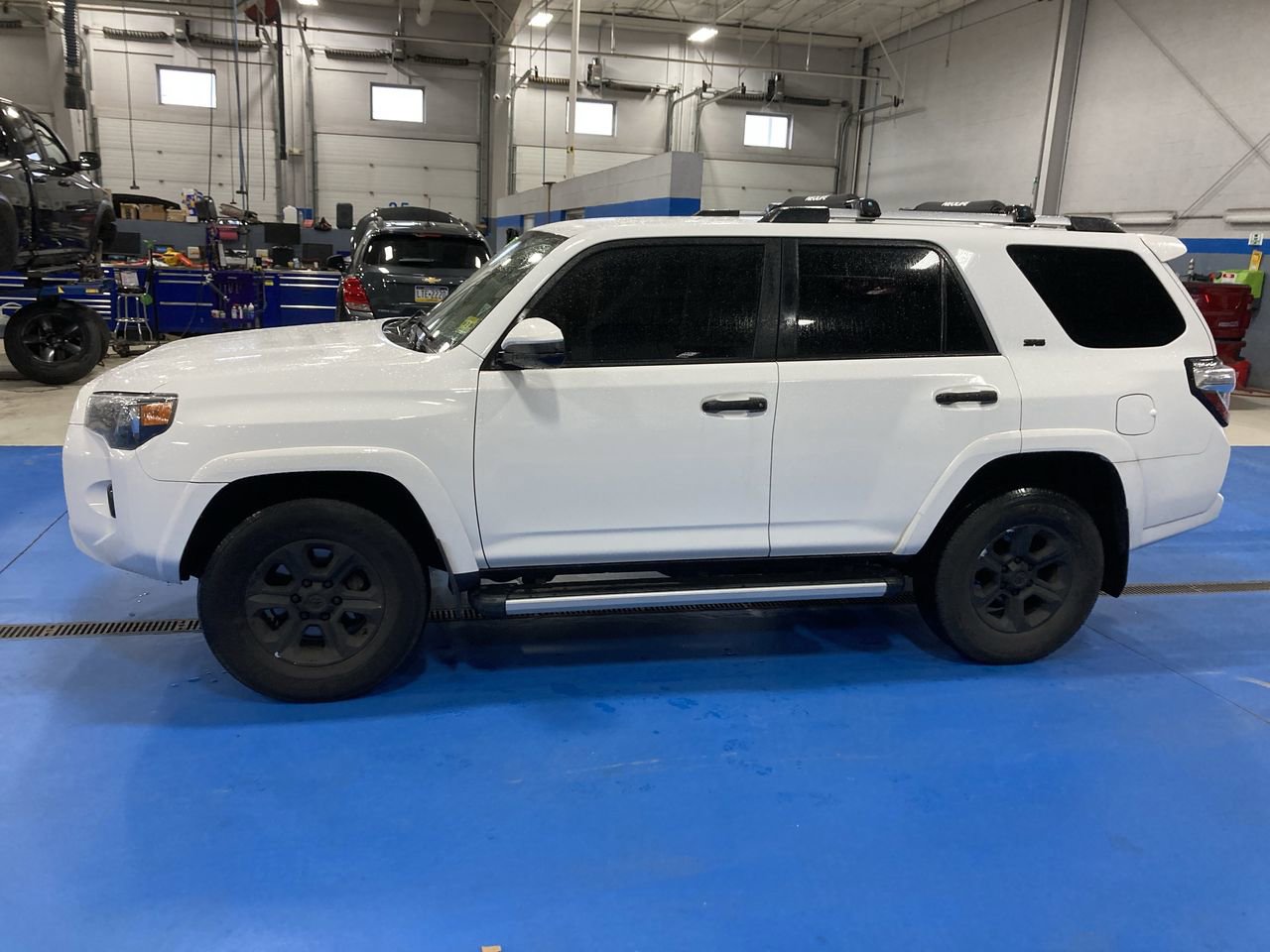 Used 2021 Toyota 4Runner SR5 AWD/4WD image 4