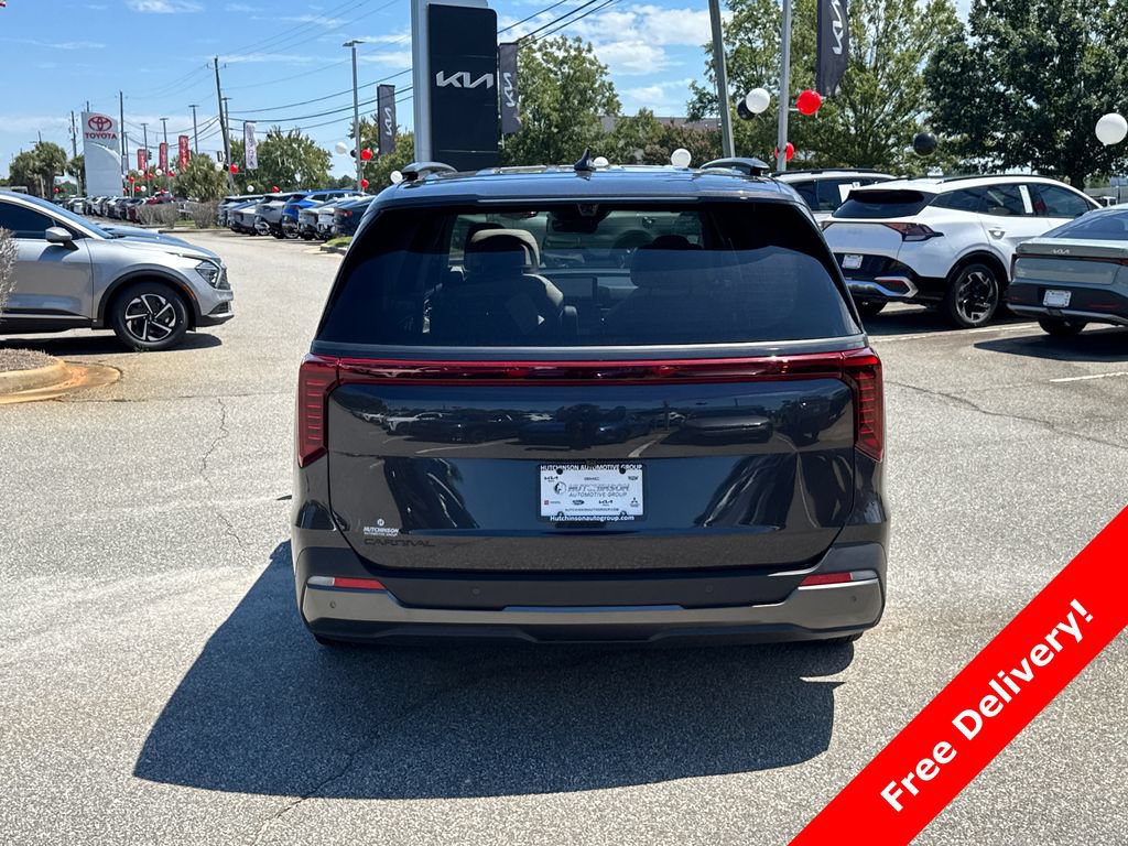 New 2025 Kia Carnival SX Prestige FWD image 4