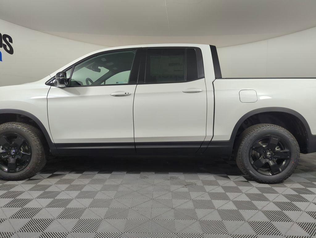 New 2026 Honda Ridgeline Black Edition image 2