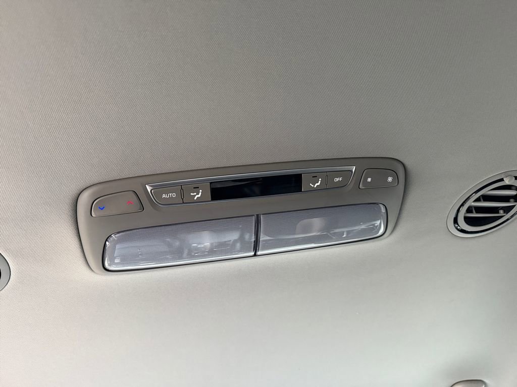 Used 2023 Kia Telluride S image 25