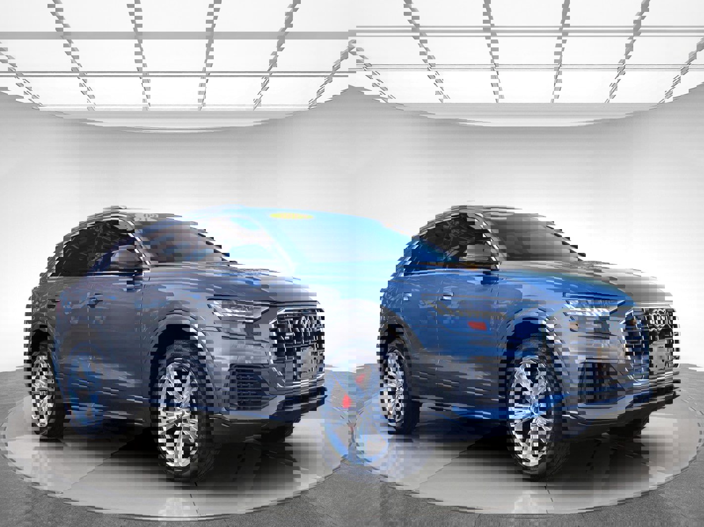 Used 2019 Audi Q8 Premium Plus w/ Premium Plus image 3