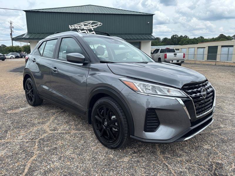 Used 2024 Nissan Kicks SV w/ Interior Electronics Package FWD image 7