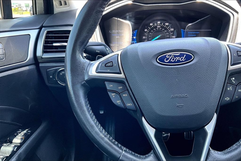 Used 2016 Ford Fusion Titanium FWD image 17