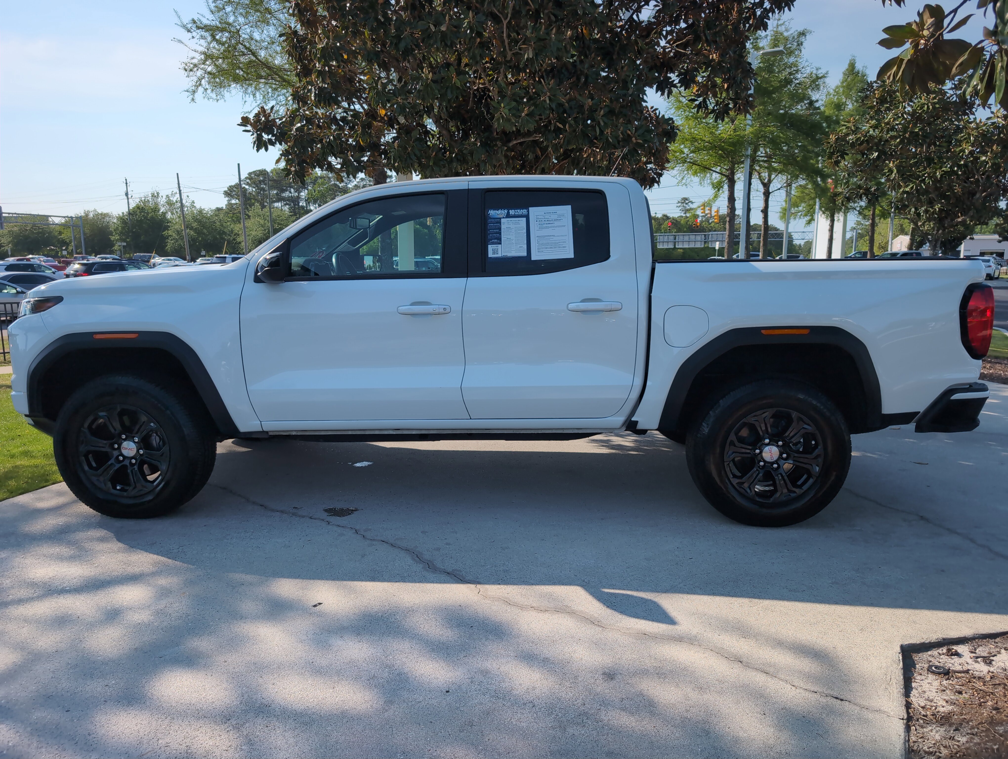 Used 2024 GMC Canyon AT4 w/ AT4 Premium Package AWD/4WD image 7