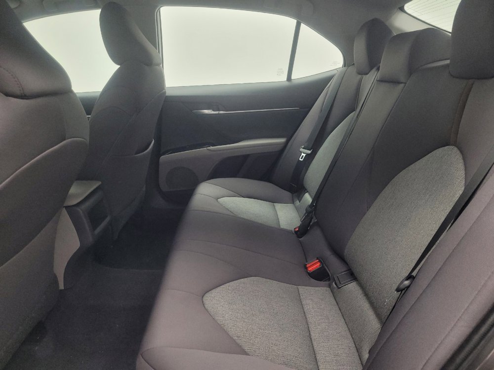 Used 2018 Toyota Camry FWD image 18