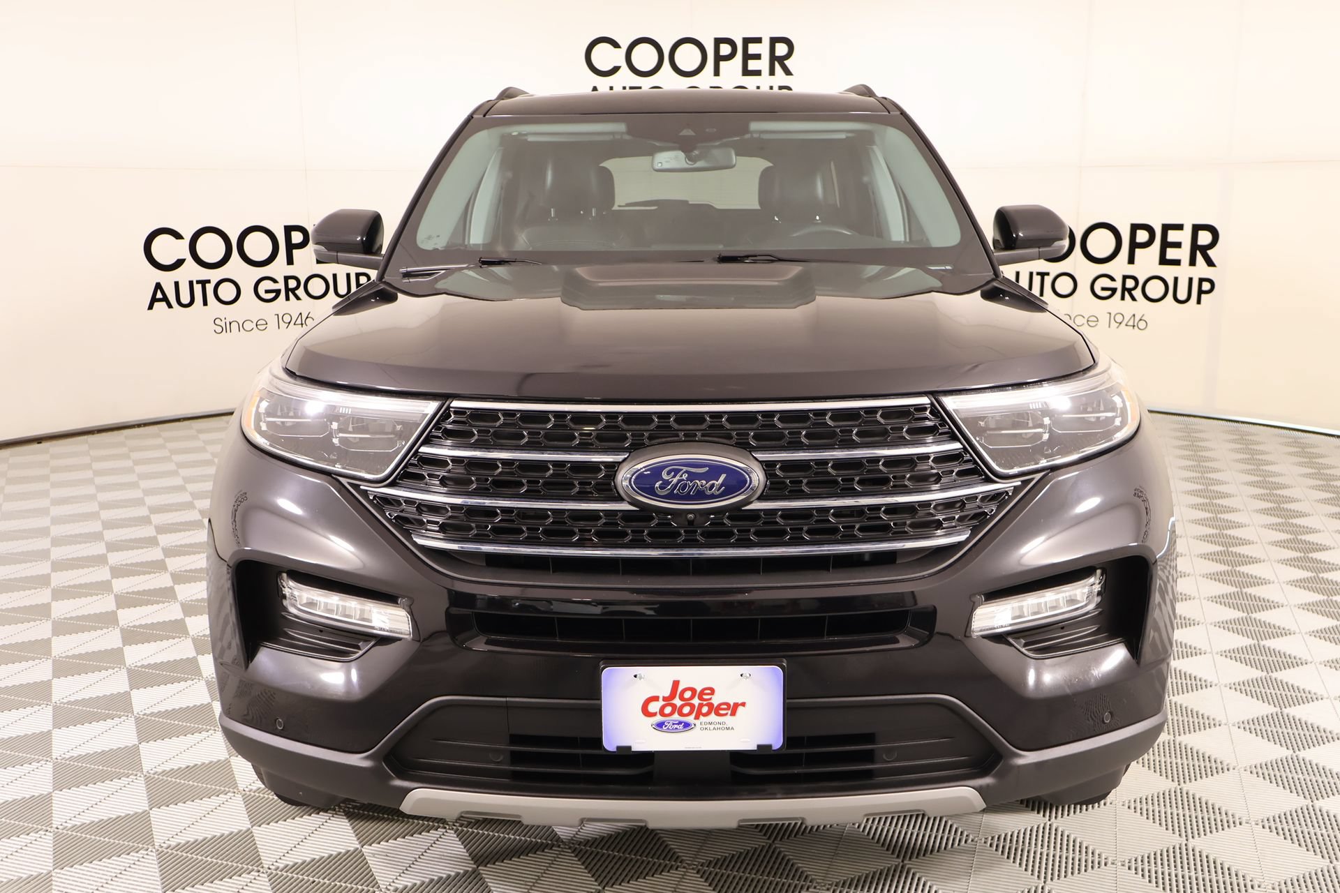 Used 2024 Ford Explorer XLT w/ Equipment Group 202A AWD/4WD image 10