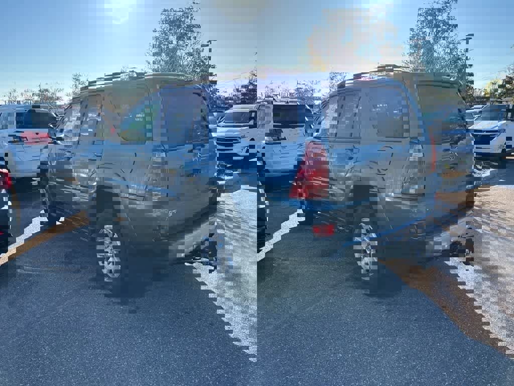 Used 2004 Toyota 4Runner SR5 image 2