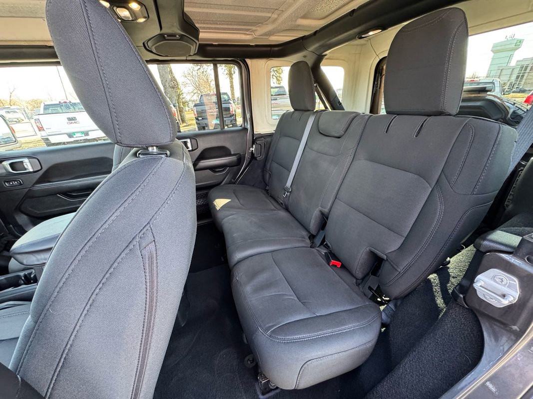 Used 2021 Jeep Wrangler Unlimited Sahara image 25