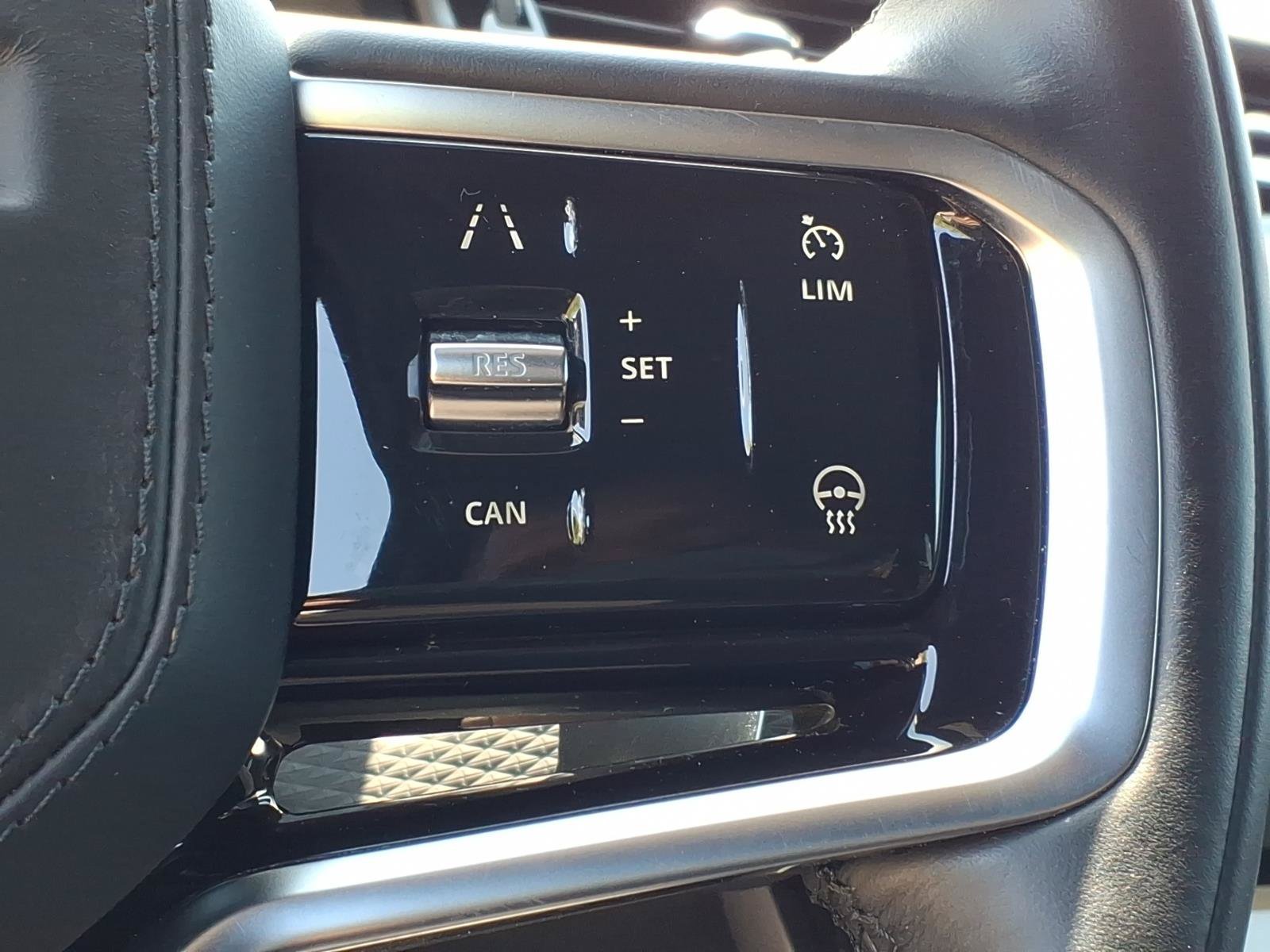 Certified 2022 Land Rover Range Rover Velar R-Dynamic S AWD/4WD image 16
