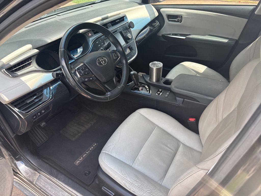 Used 2015 Toyota Avalon XLE Touring FWD image 4